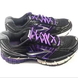 purple brooks shoes